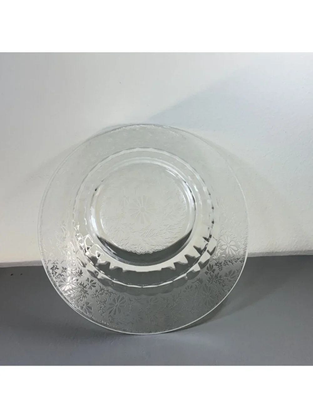Vintage Etched Glass Serving Bowl Frosted Floral Daisy Wreath Retro